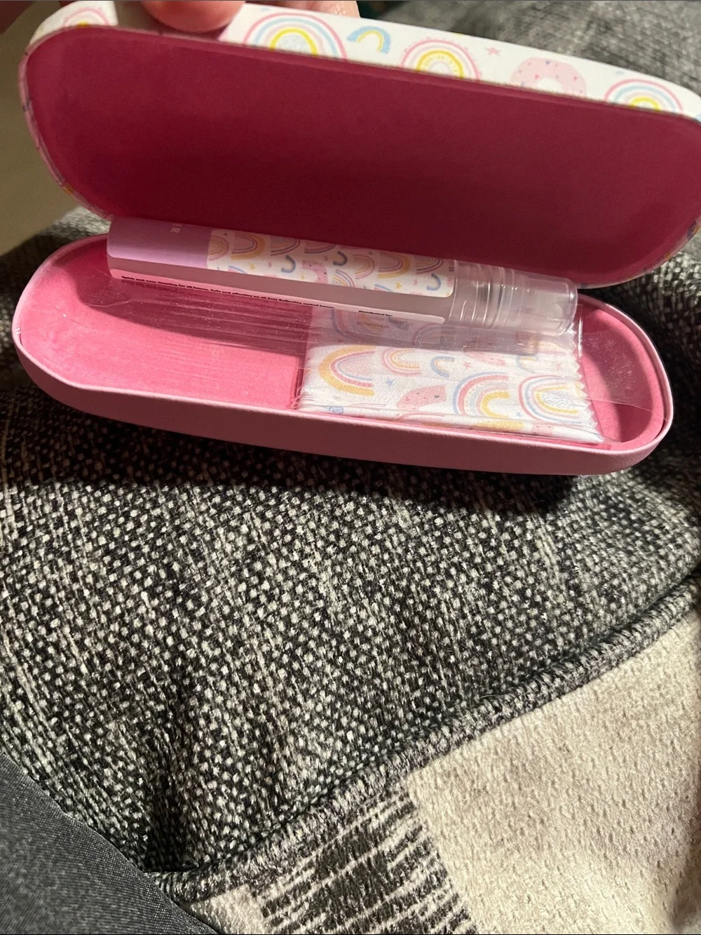 NWT Kids Rainbow Print Glasses Case Clean Kit